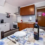 Apartmán With Parking Space - 22528 Rovinj