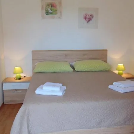 Apartment With A Parking Space - 22528 Rovinj