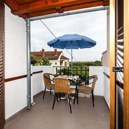 Апартаменты With Parking Space - 22528 Ровинь